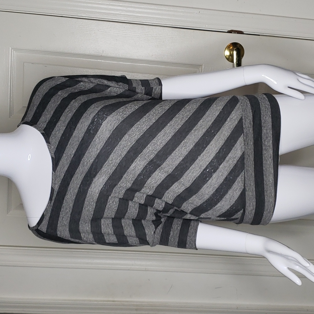 🤯3/$12 AN Clothing Light & Dark Gray Striped Top Size Large